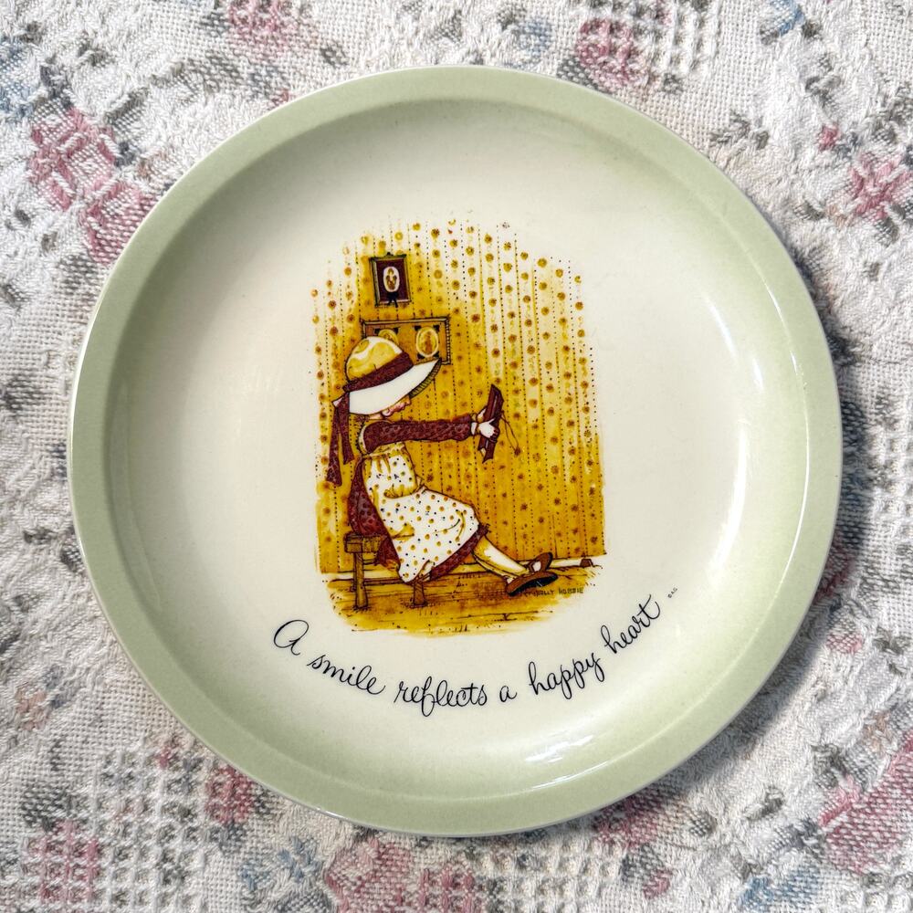 Vintage 1972 Holly Hobbie Collector Plate “A Smile Reflects a Happy Heart” 1970s